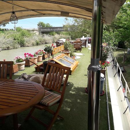 Bed and Breakfast Peniche Caroline Capestang Esterno foto
