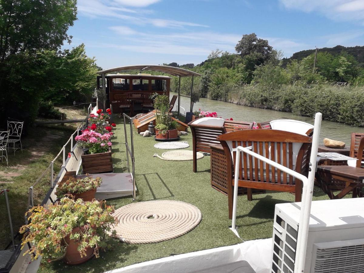 Bed and Breakfast Peniche Caroline Capestang Esterno foto